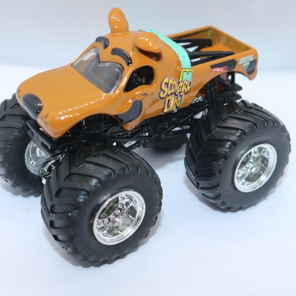 Hot Wheels Scooby Doo Monster Truck in great shape 1:64 scale
